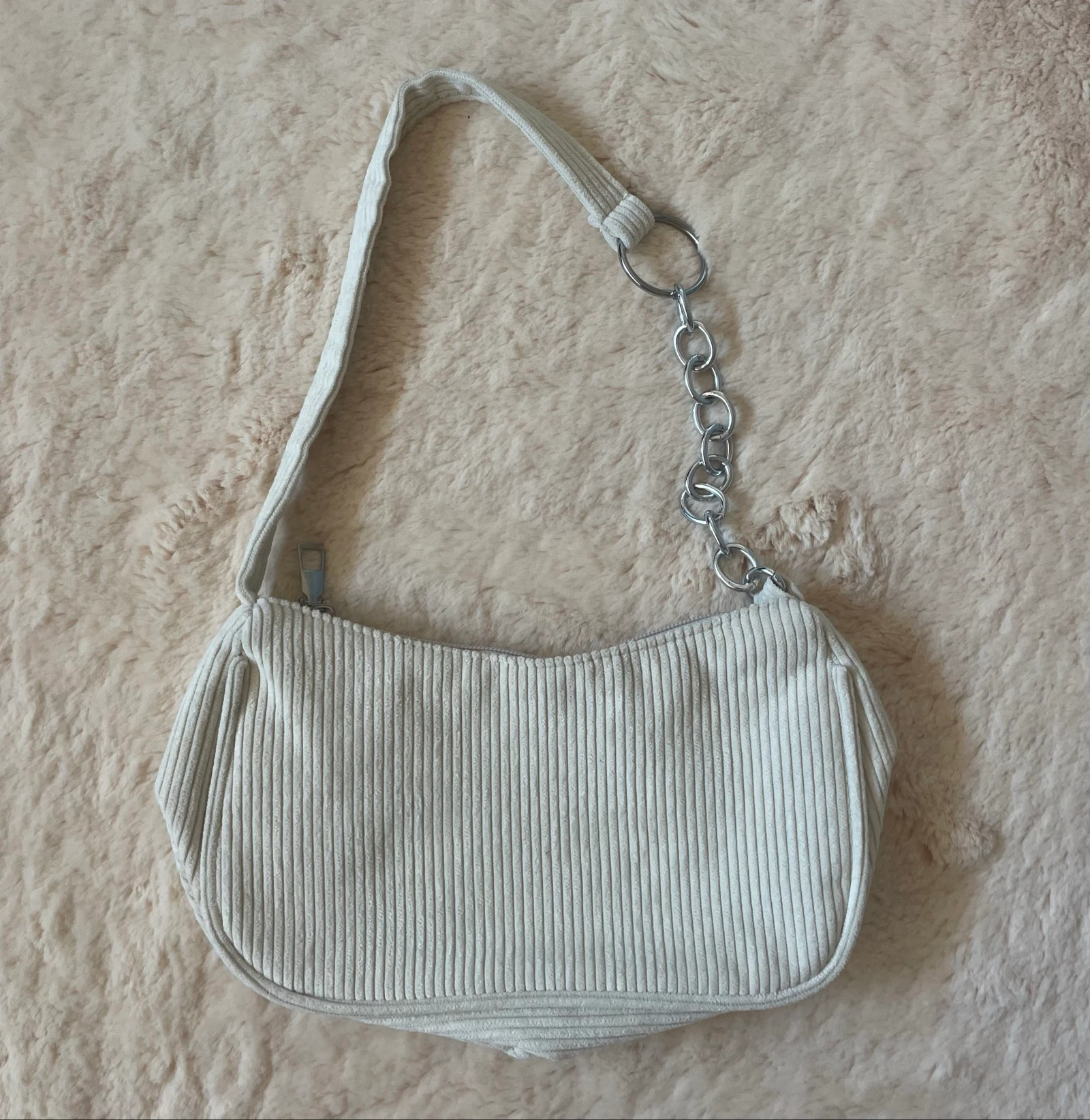 Bolso color crema de pana